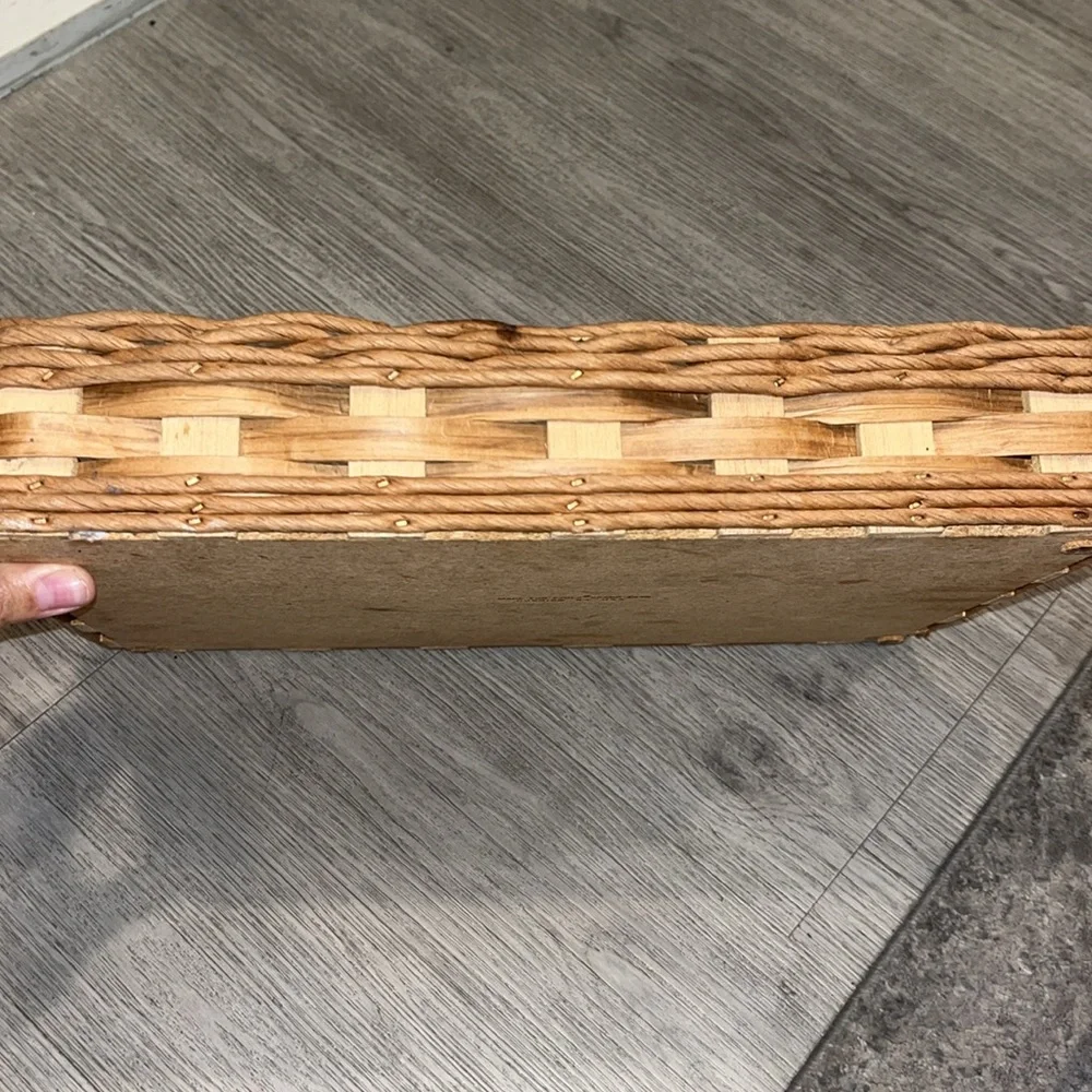Vintage Pyrex casserole woven basket